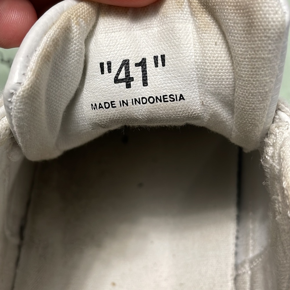 Off white Authentic shoes - Picture 2 of 7